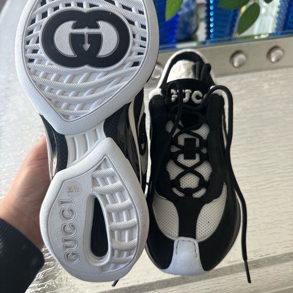 Gucci Black and White Women's Sneakers - Picture 2 of 2